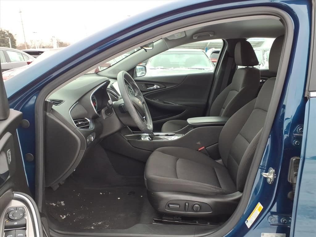 Thumbnail: 2019 Chevrolet Malibu - 15