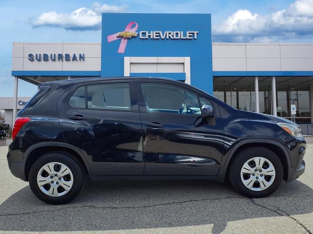 Thumbnail: 2017 Chevrolet Trax - 4