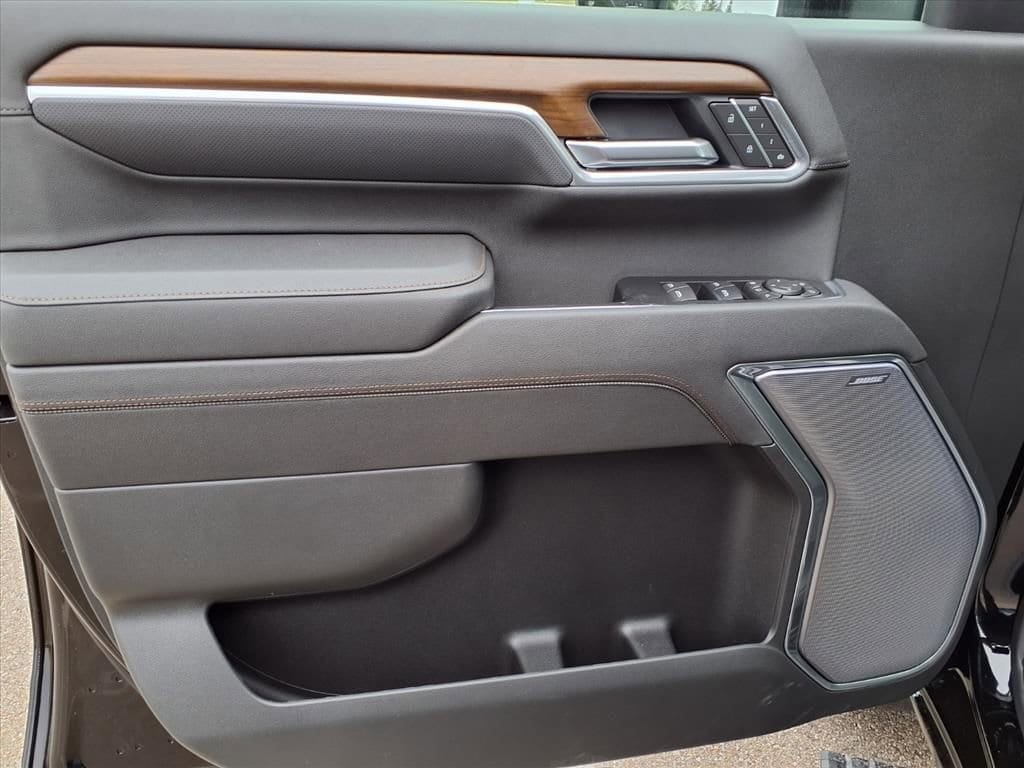 Thumbnail: 2026 Chevrolet Silverado 2500 - 12