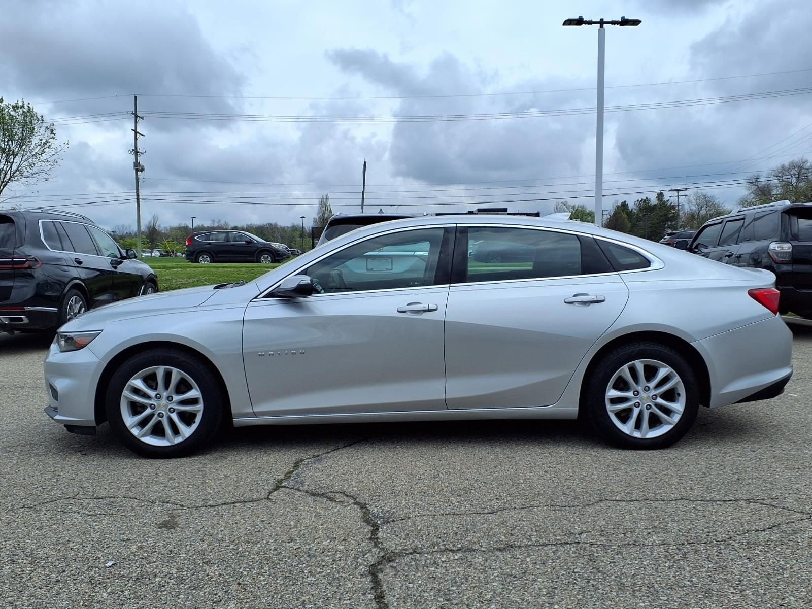 Thumbnail: 2016 Chevrolet Malibu - 8