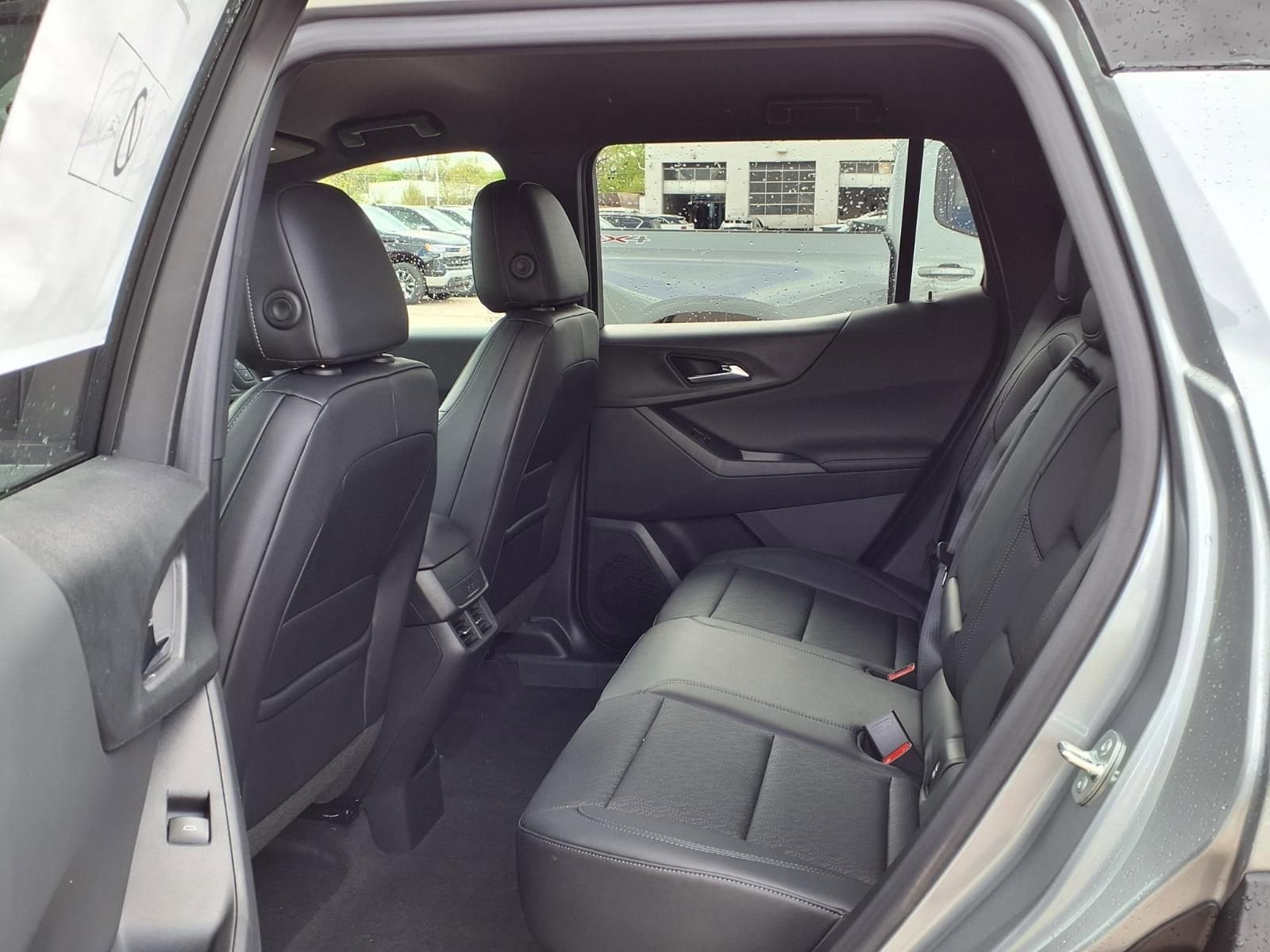 Thumbnail: 2026 Chevrolet Equinox - 10