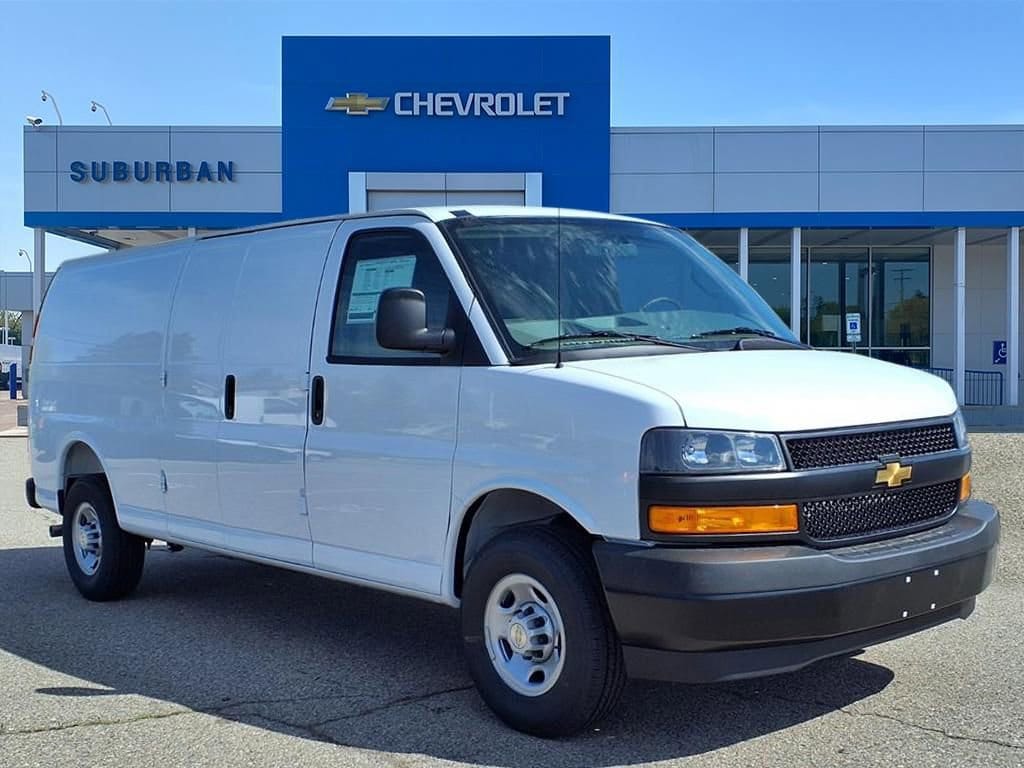 Thumbnail: 2026 Chevrolet Express - 3