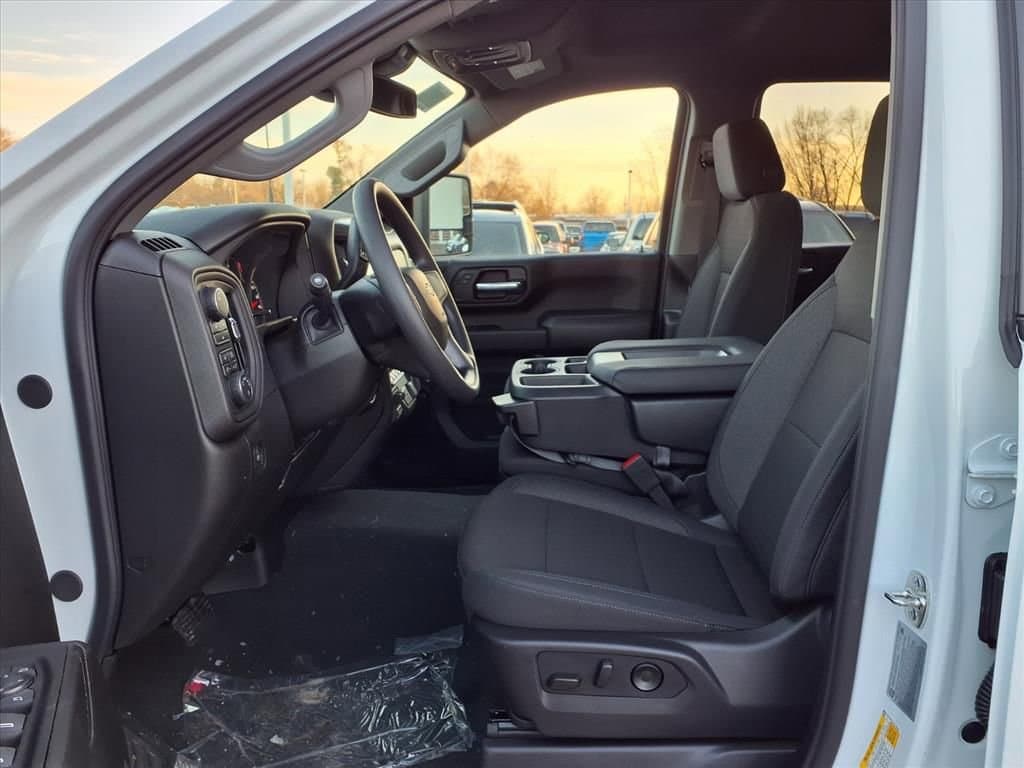 Thumbnail: 2026 Chevrolet Silverado 2500 - 12