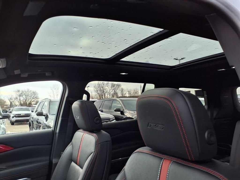 Thumbnail: 2026 Chevrolet Traverse - 16