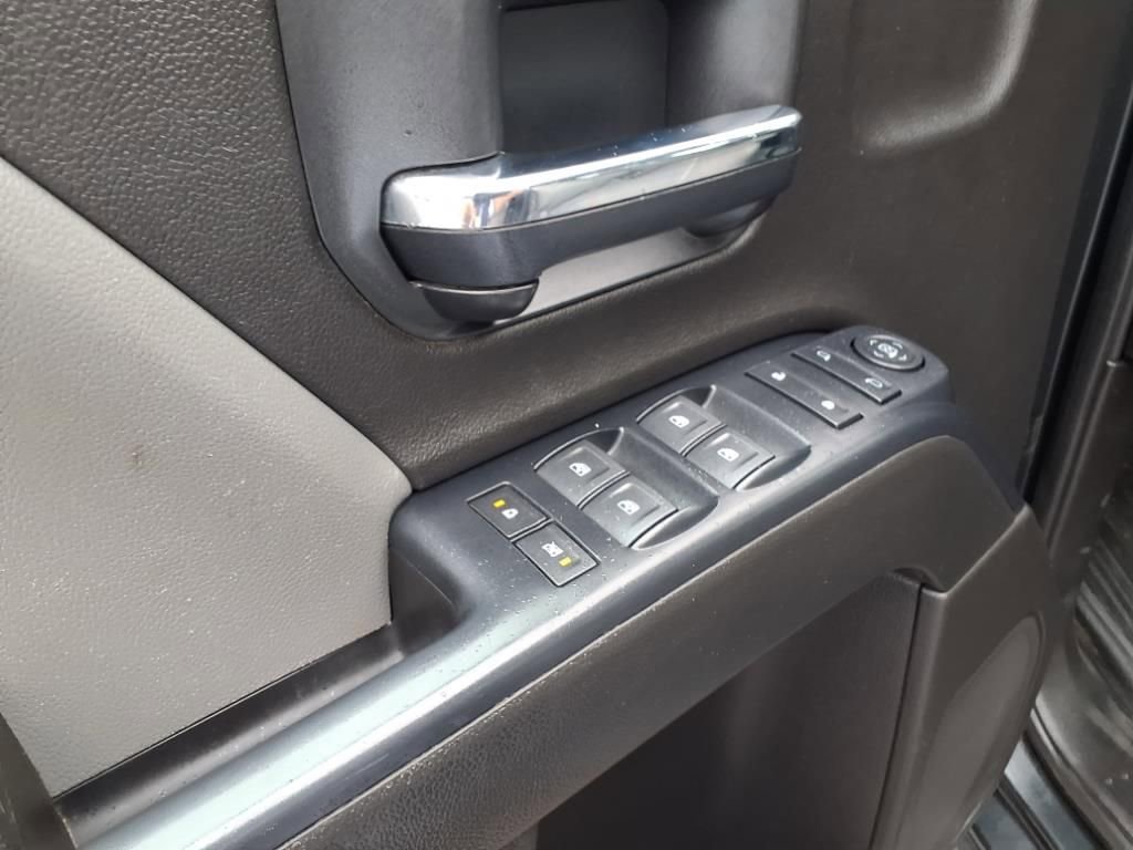 Thumbnail: 2018 Chevrolet Silverado 1500 - 17