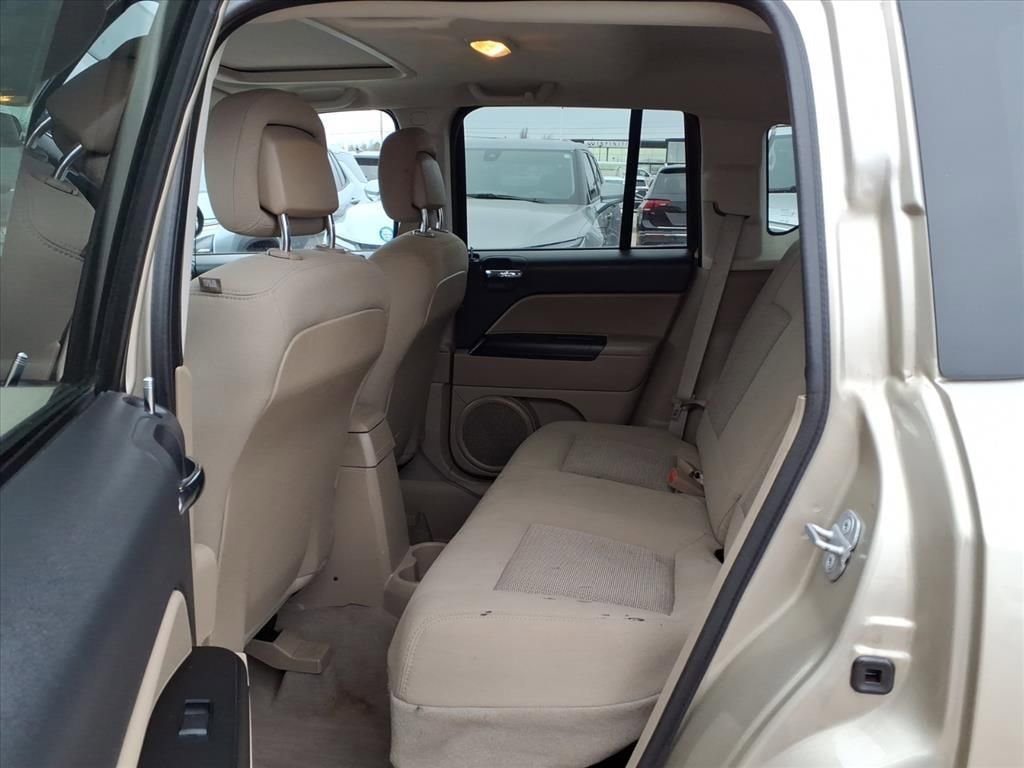 Thumbnail: 2010 Jeep Compass - 12