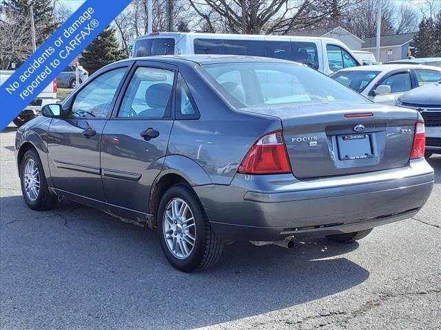 2006 Ford Focus S 8