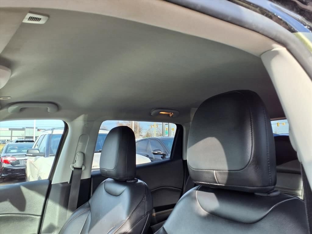 Thumbnail: 2018 Jeep Compass - 17