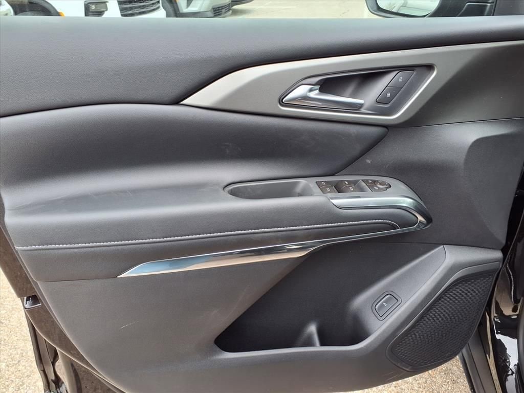 Thumbnail: 2026 Chevrolet Traverse - 12