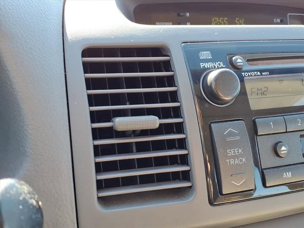 Thumbnail: 2004 Toyota Camry - 28