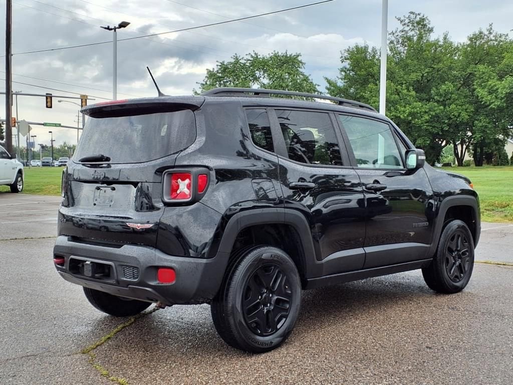 Thumbnail: 2017 Jeep Renegade - 5