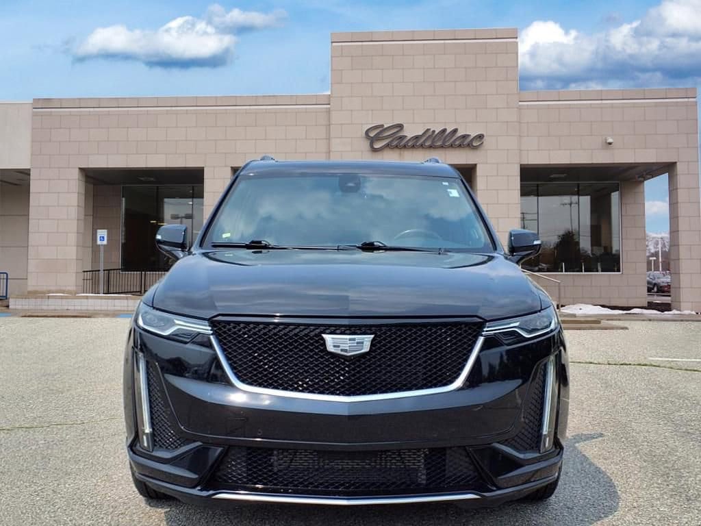 Thumbnail: 2022 Cadillac XT6 - 2