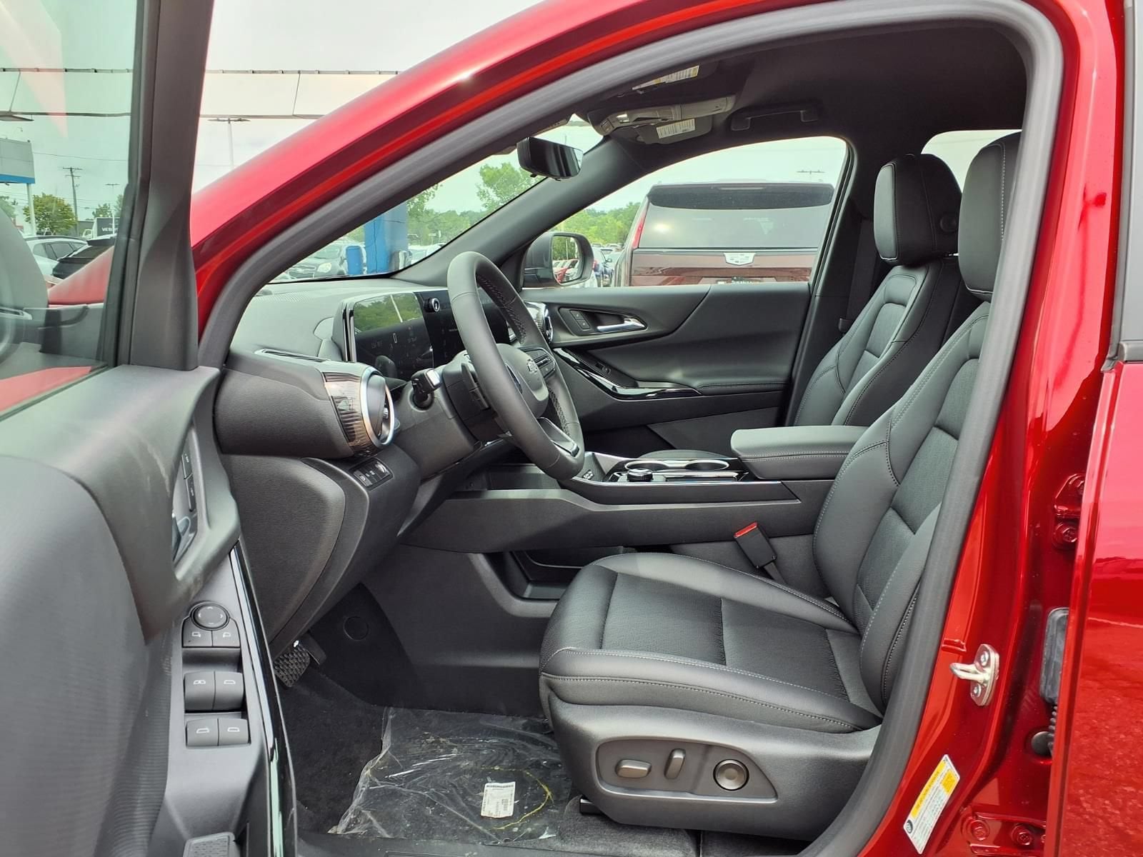 2027 Chevrolet Equinox LT - Photo 12