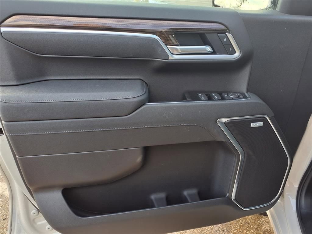 Thumbnail: 2026 Chevrolet Silverado 1500 - 13