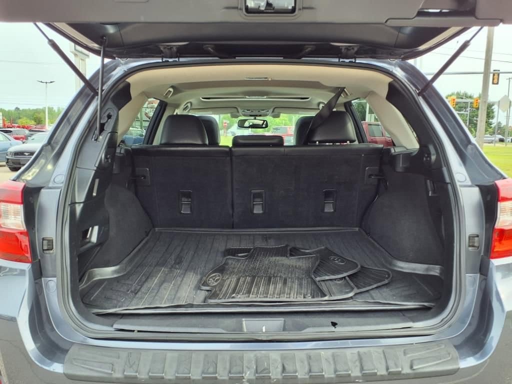 Thumbnail: 2015 Subaru Outback - 10