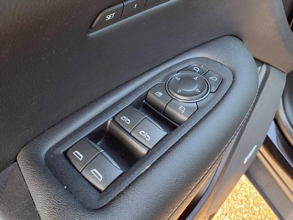 Thumbnail: 2023 Cadillac XT5 - 14