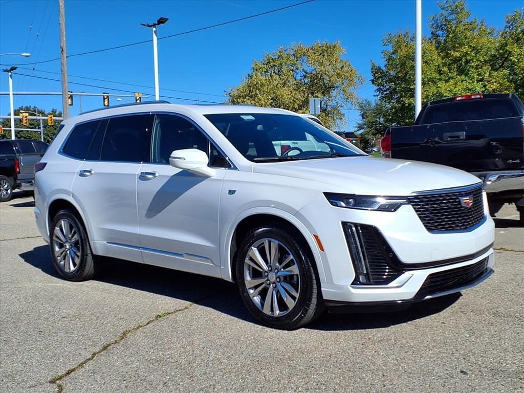 Thumbnail: 2025 Cadillac XT6 - 3