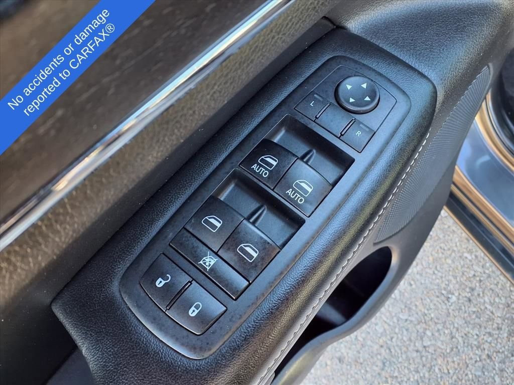 Thumbnail: 2017 Jeep Grand Cherokee - 16