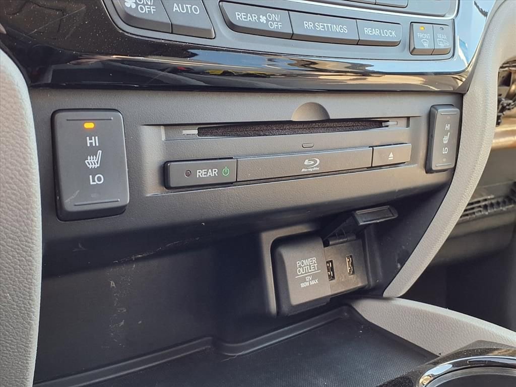 Thumbnail: 2017 Honda Pilot - 25