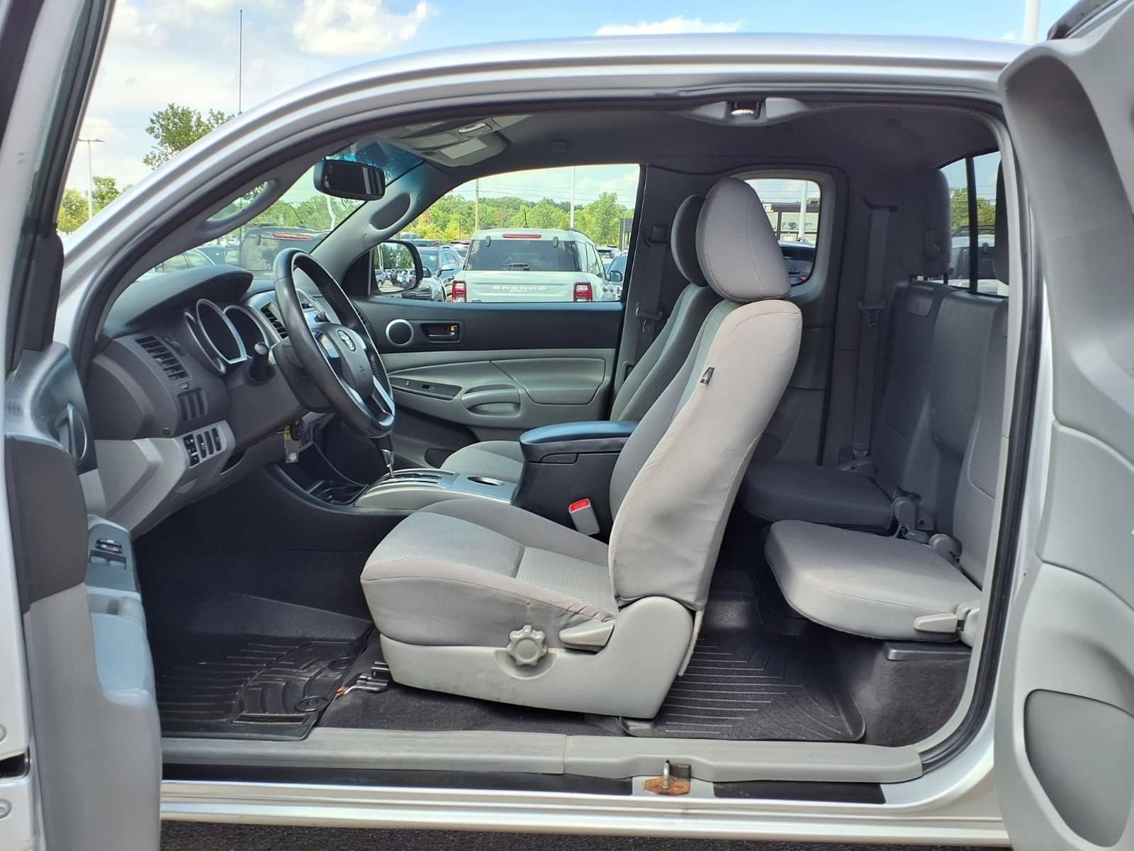 Thumbnail: 2012 Toyota Tacoma - 12