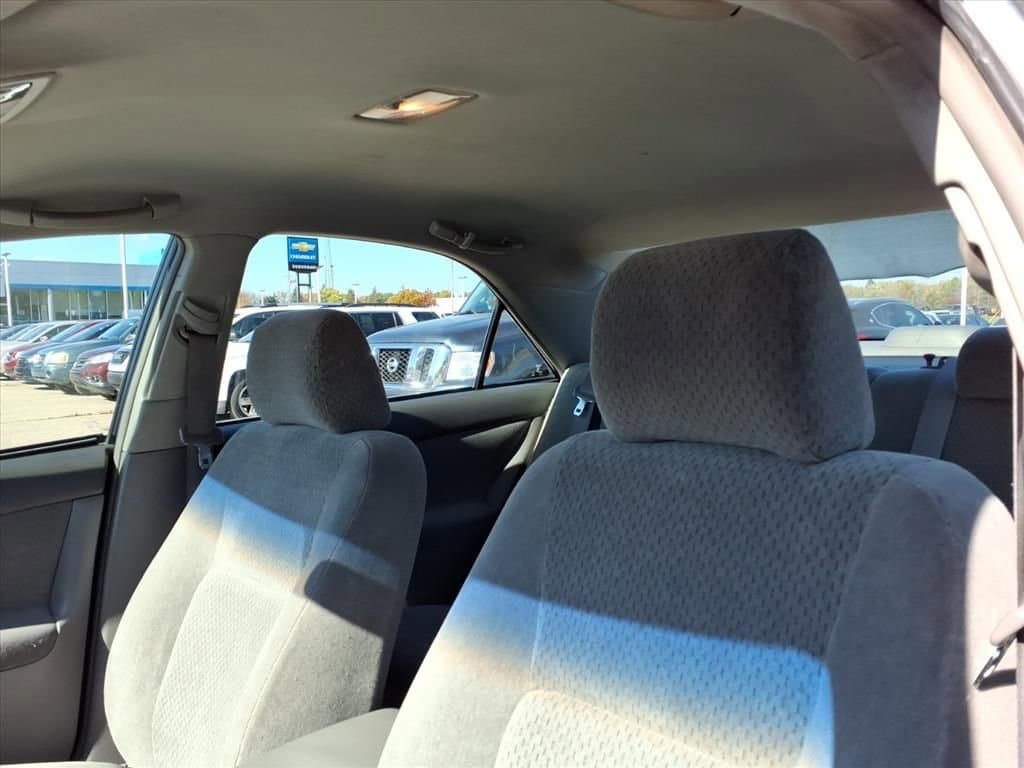 Thumbnail: 2004 Toyota Camry - 16