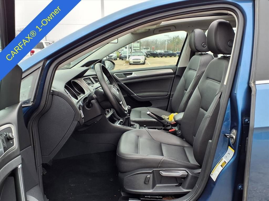 Thumbnail: 2015 Volkswagen e-Golf - 19