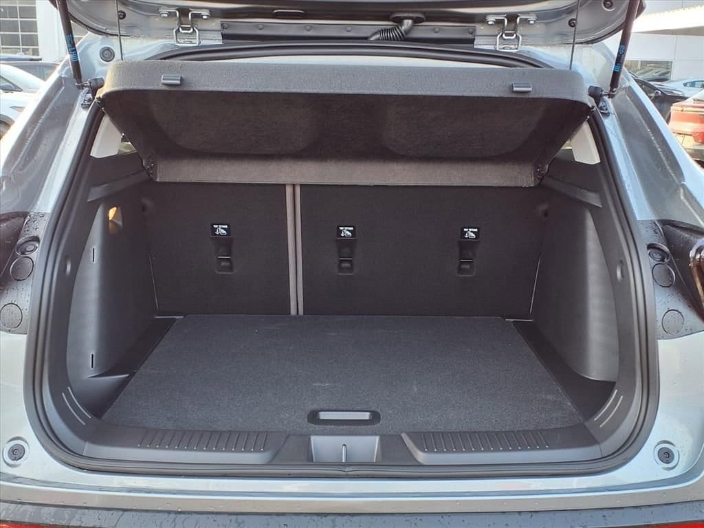 Thumbnail: 2026 Chevrolet Trax - 9