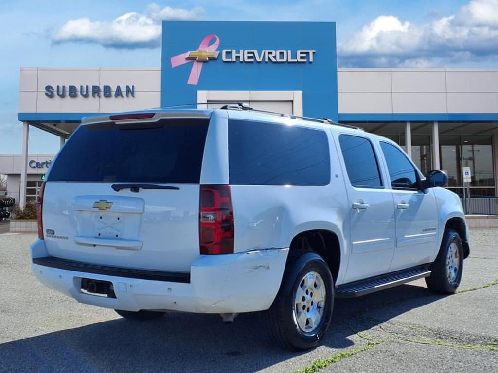 Thumbnail: 2013 Chevrolet Suburban - 5