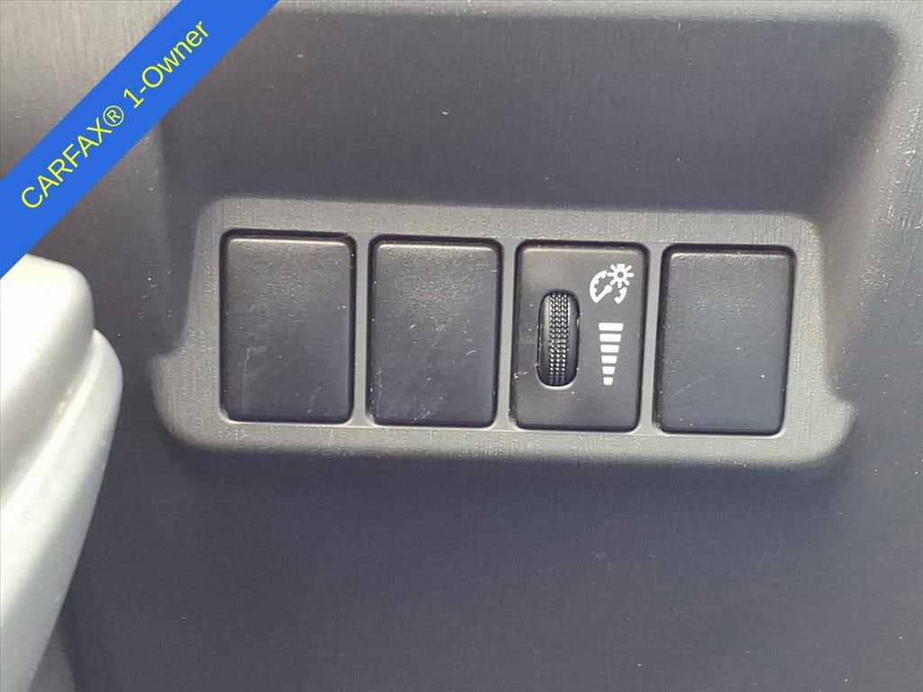 Thumbnail: 2014 Toyota Prius v - 31