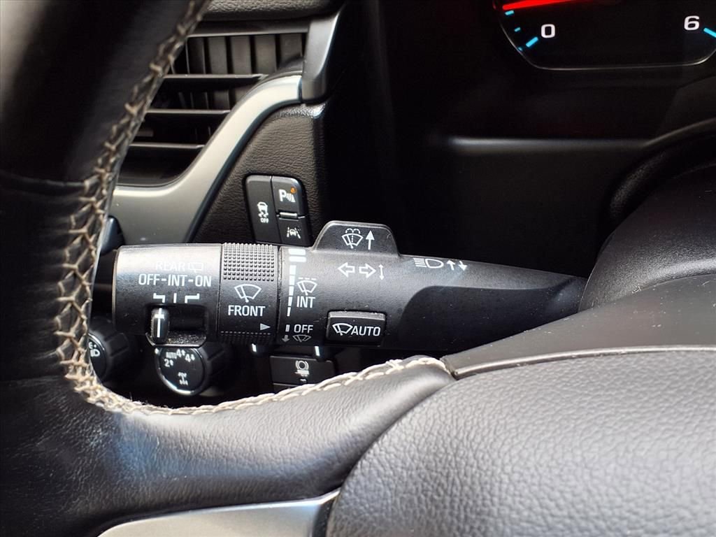 Thumbnail: 2017 Chevrolet Suburban - 21