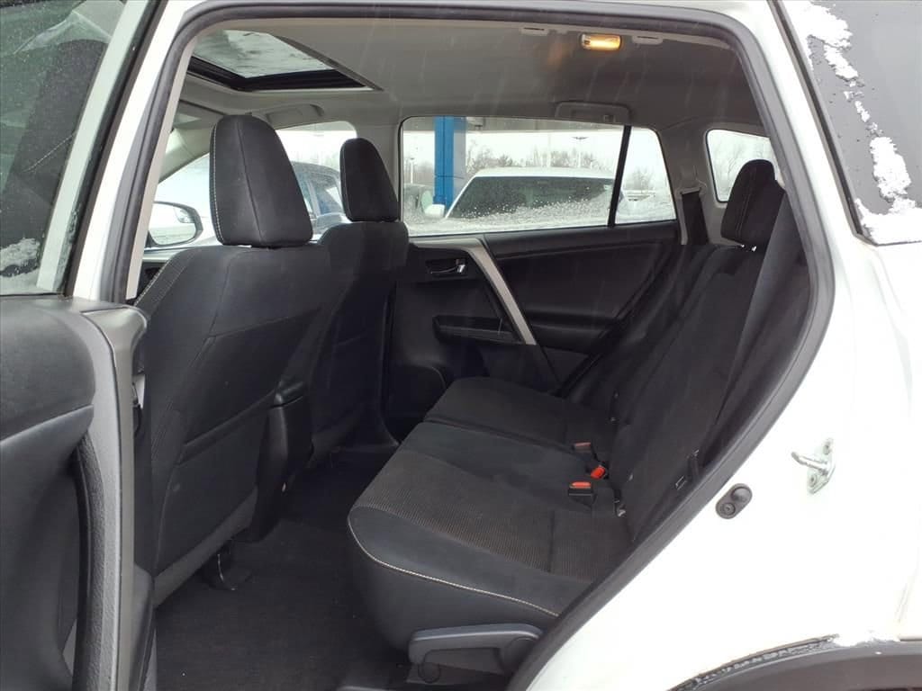 Thumbnail: 2016 Toyota RAV4 - 11