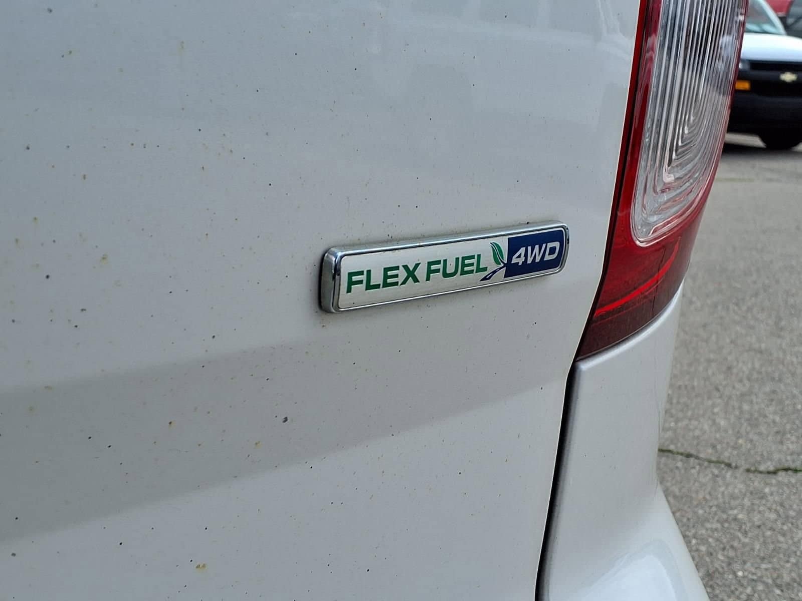 Thumbnail: 2013 Ford Explorer - 9