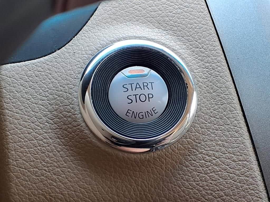 Thumbnail: 2015 Nissan Altima - 28