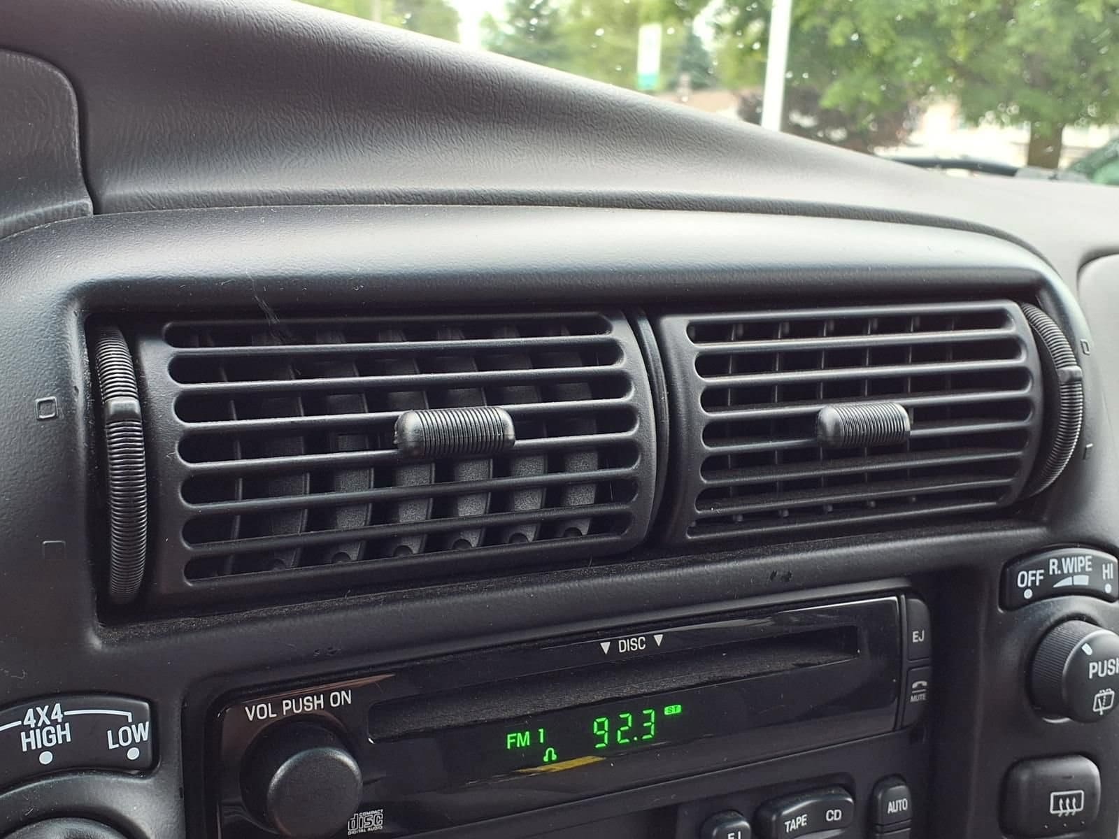 Thumbnail: 2001 Ford Explorer - 22