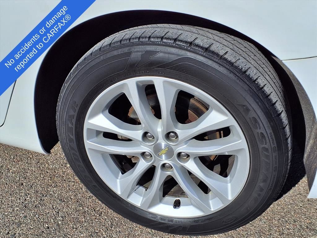 Thumbnail: 2016 Chevrolet Malibu - 10