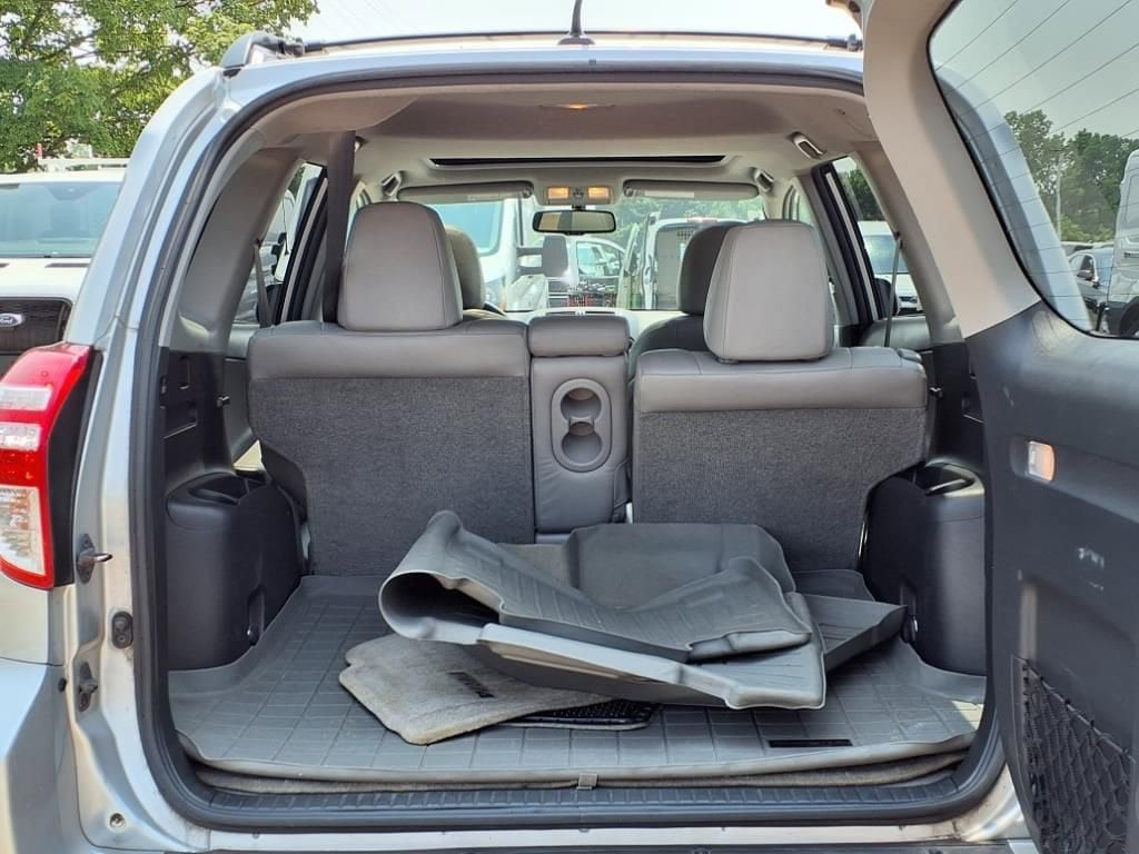 Thumbnail: 2012 Toyota RAV4 - 10