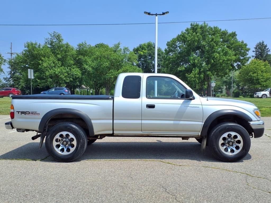 Thumbnail: 2001 Toyota Tacoma - 4