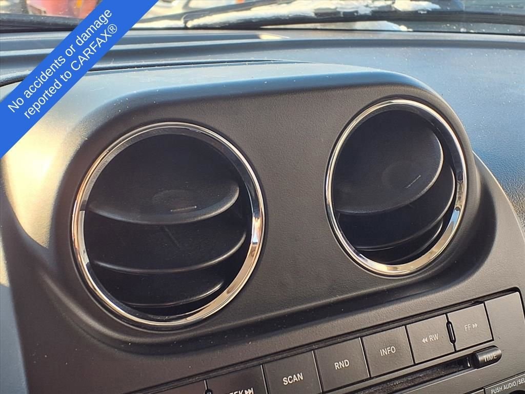 Thumbnail: 2012 Jeep Patriot - 28