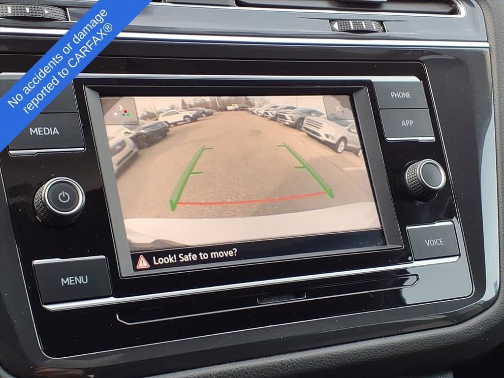 Thumbnail: 2021 Volkswagen Tiguan - 24