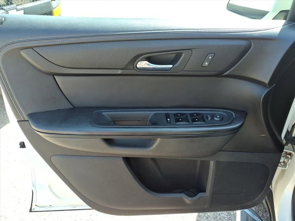 Thumbnail: 2013 Chevrolet Traverse - 14