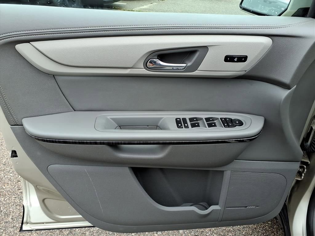 Thumbnail: 2014 Chevrolet Traverse - 13