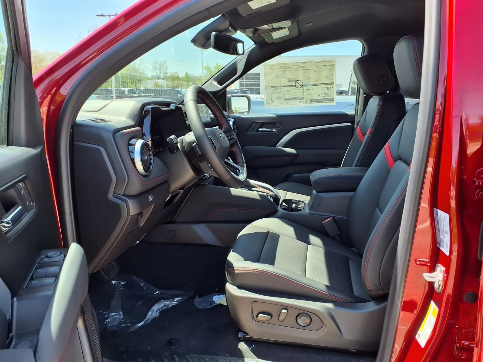 Thumbnail: 2026 Chevrolet Colorado - 15