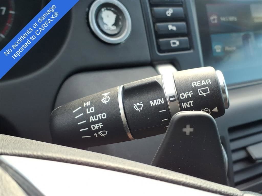 Thumbnail: 2017 Land Rover Discovery Sport - 20