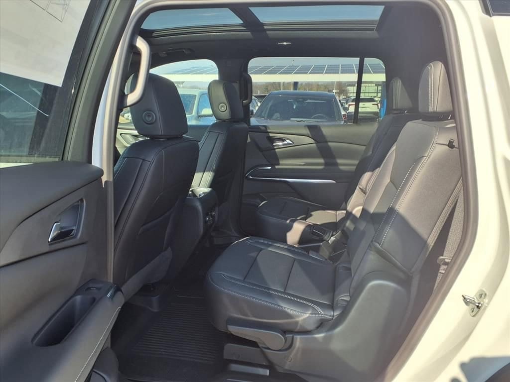 Thumbnail: 2026 Chevrolet Traverse - 9