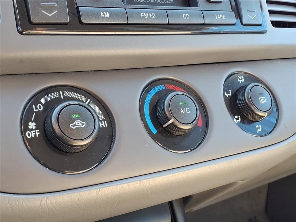 Thumbnail: 2004 Toyota Camry - 23