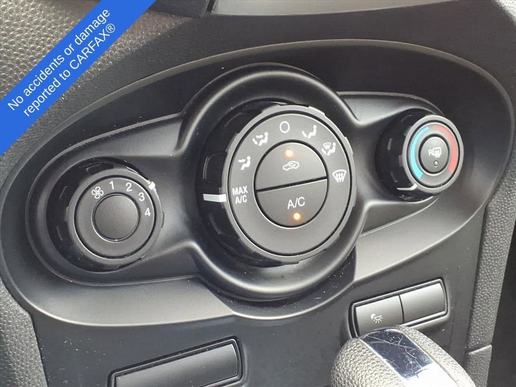 Thumbnail: 2011 Ford Fiesta - 24