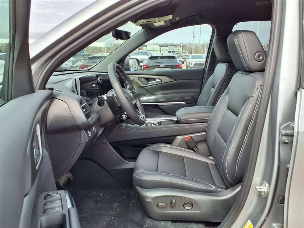 Thumbnail: 2026 Chevrolet Traverse - 14