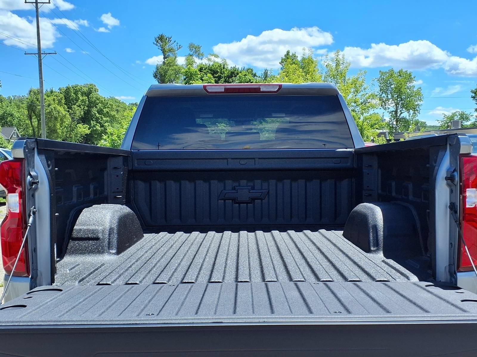 Thumbnail: 2026 Chevrolet Silverado 1500 - 9