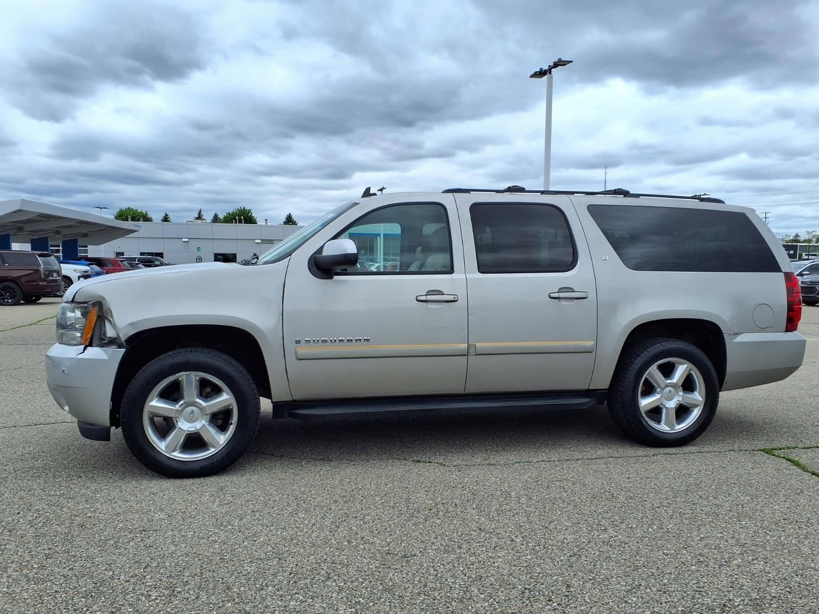 Thumbnail: 2008 Chevrolet Suburban - 8