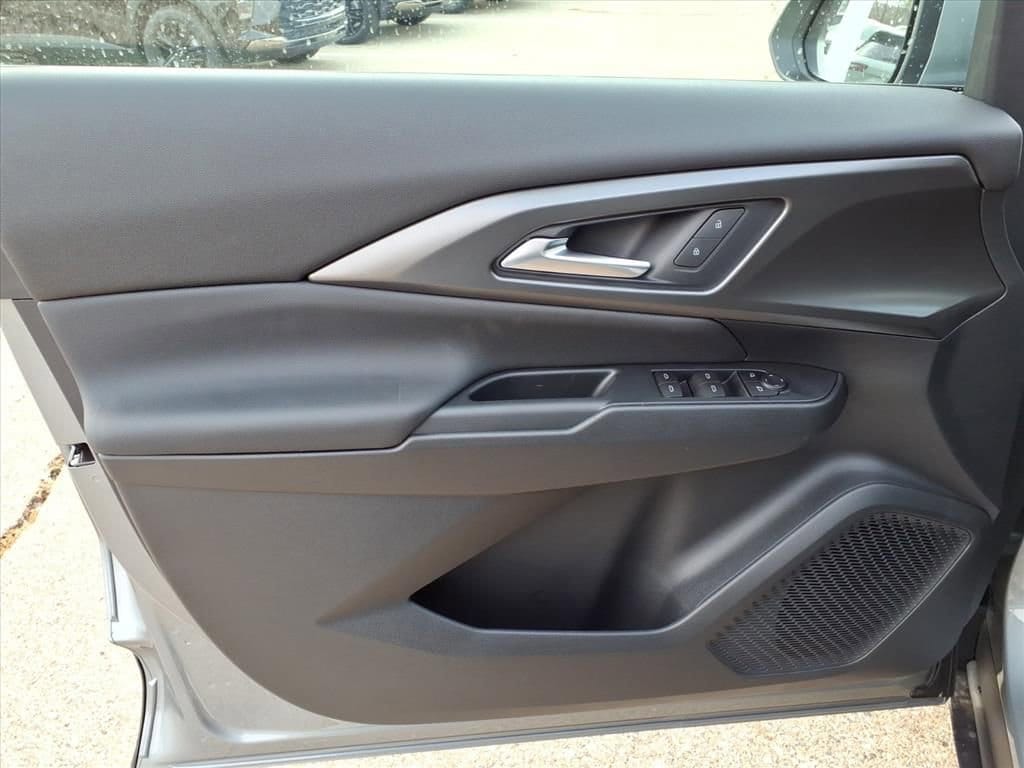 Thumbnail: 2026 Chevrolet Equinox - 12